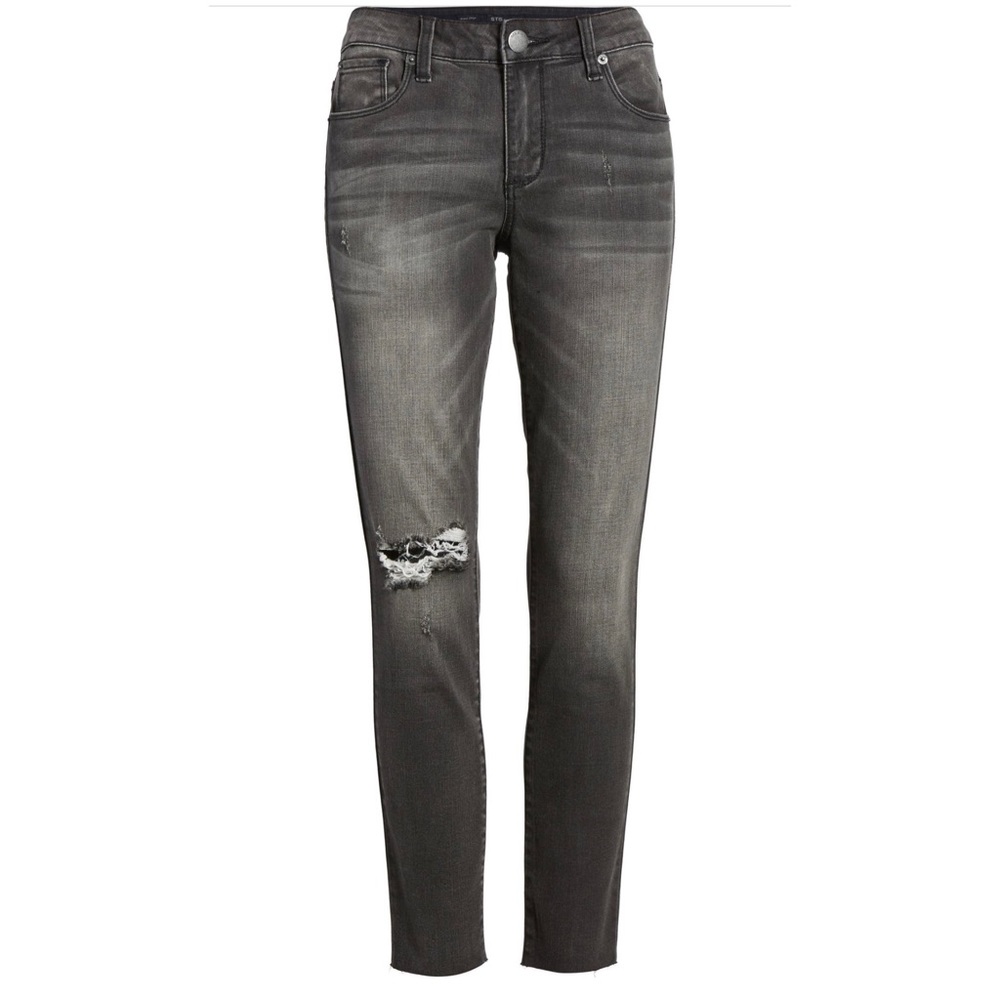NWOT* • STS Blue “Emma” Distressed Denim Crop • Size 28 👖*READ
